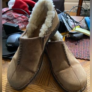 EUC Uggs 5747 Bettey Clog Shoe with ultra soles!